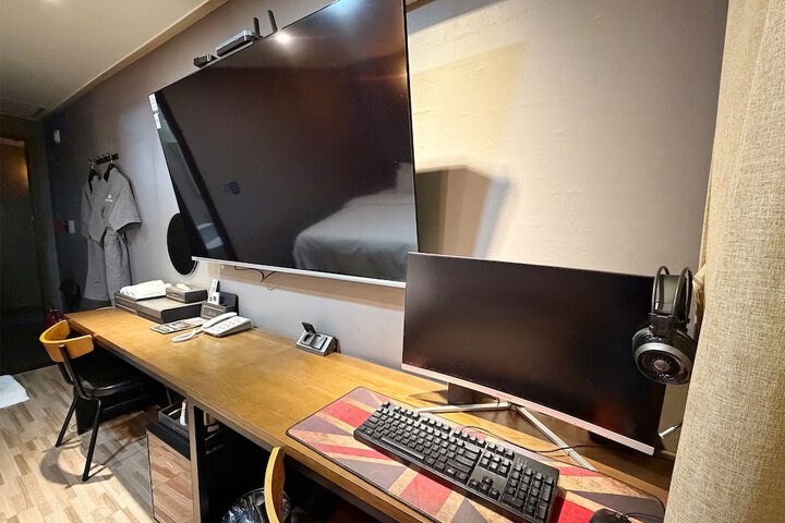 Room 42 of 73