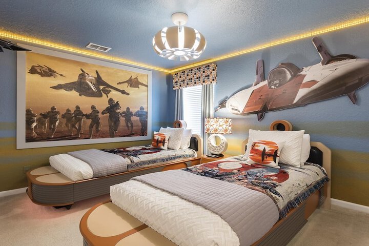Room 220 of 710