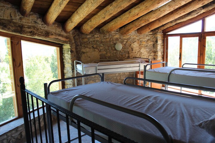Room 2 of 10