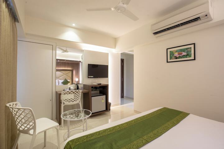 Room 10 of 29