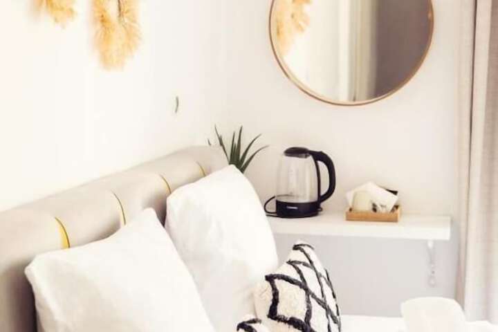 Room 53 of 148