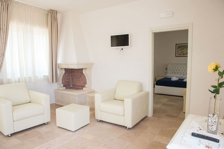 Room 14 of 65