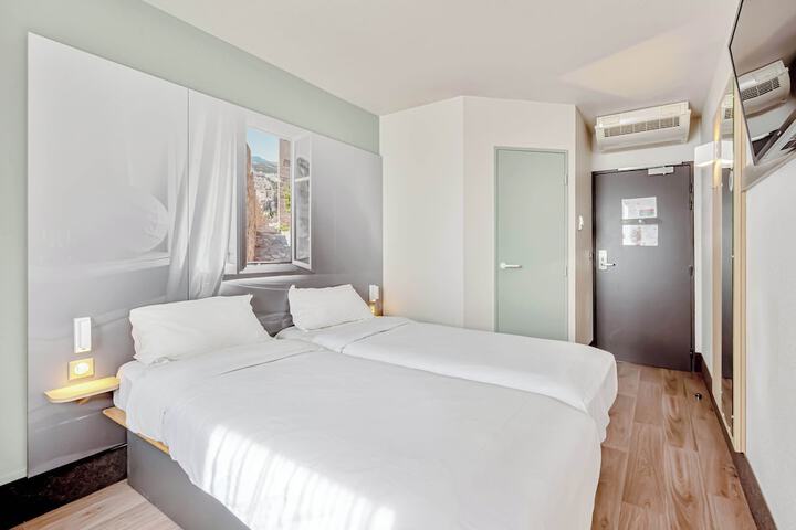 Room 20 of 45