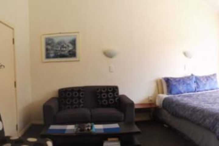 Room 25 of 34