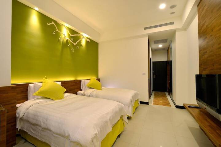 Room 17 of 39