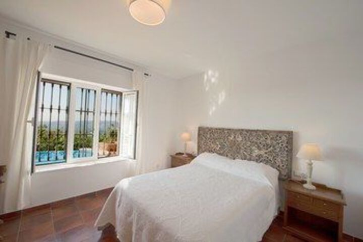Room 8 of 30