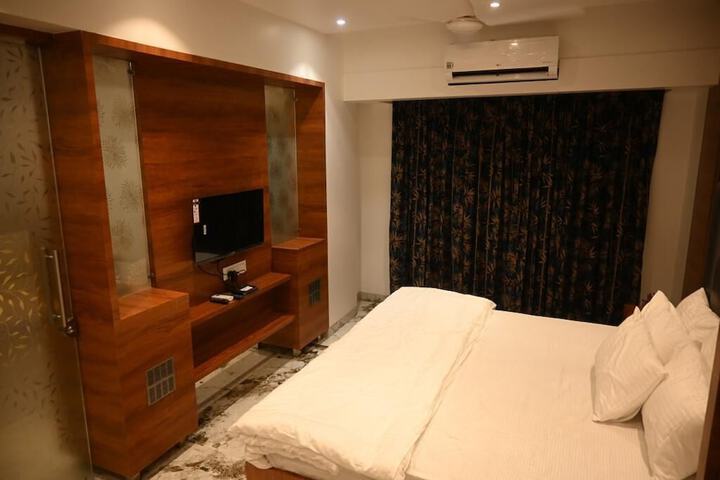 Room 5 of 26
