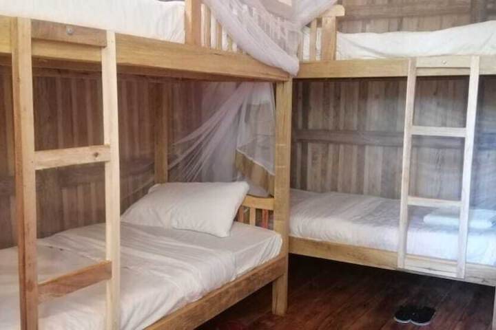 Room 12 of 25