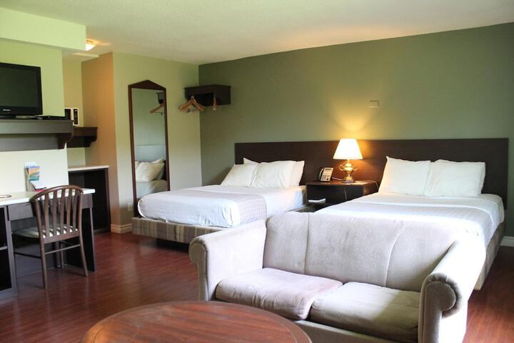 2 Double Beds (10 of 11)