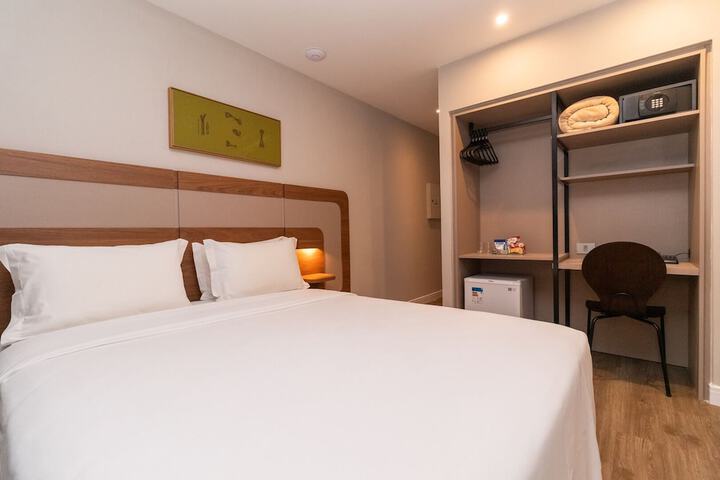 Room 32 of 92