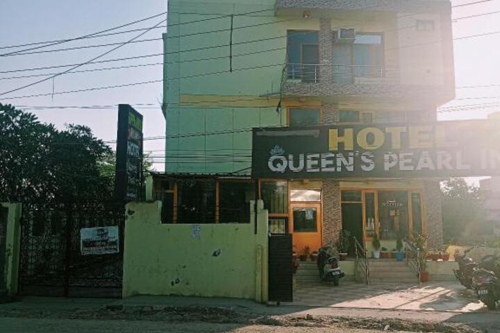 Hotel Queens Pearl Inn