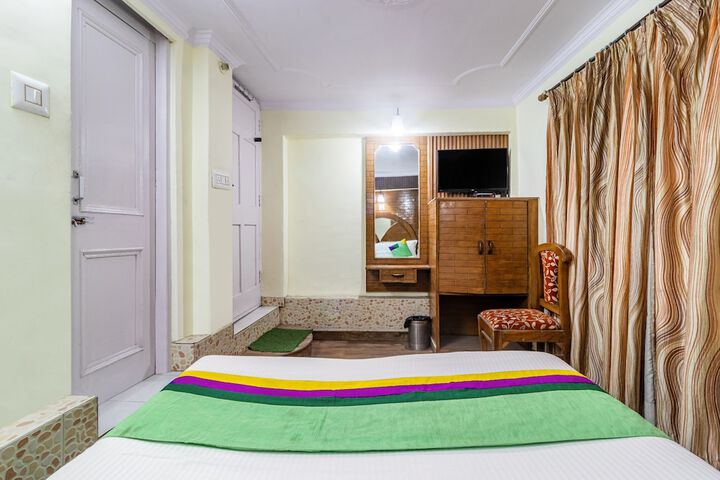 Room 26 of 40