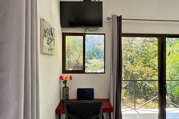 Room 37 of 193