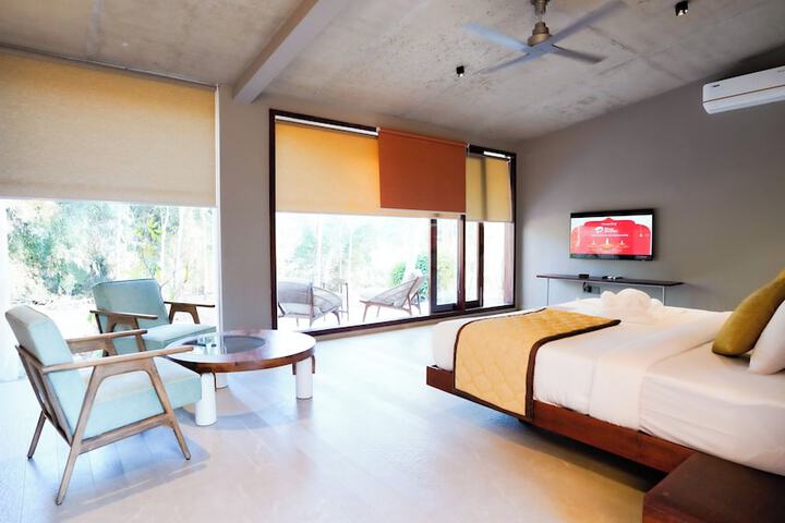 Room 9 of 20