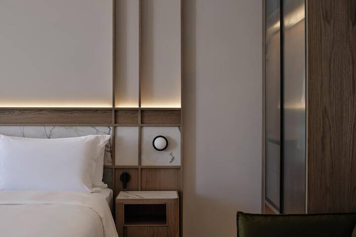 Room 42 of 88
