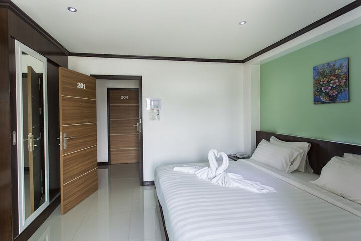 Room 10 of 22