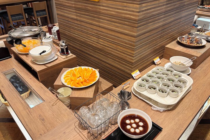 Dining 45 of 48