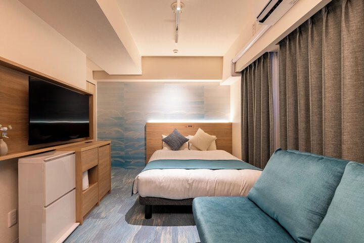 Room 13 of 104