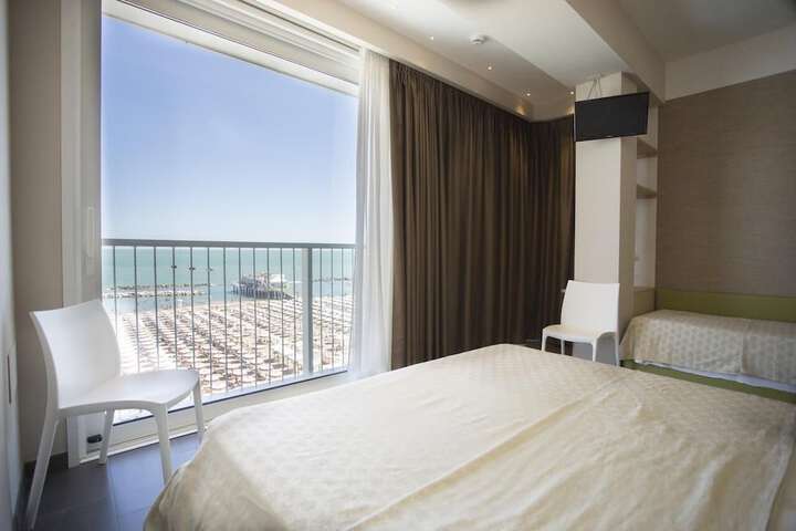Room 4 of 46