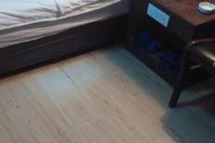Room 10 of 36
