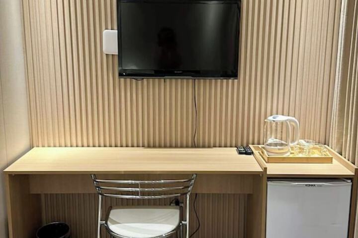 Room 30 of 68