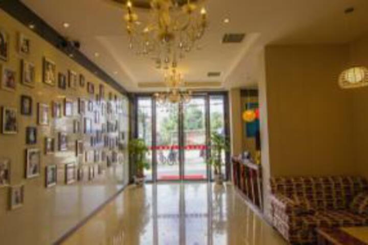 Orange Hotel