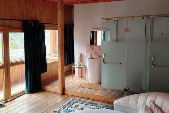 Room 54 of 86