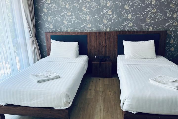 Room 12 of 112