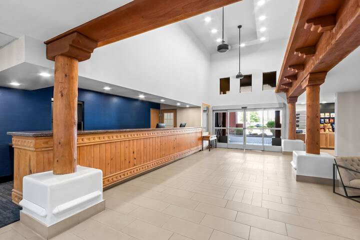Entrance & Lobby