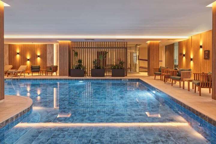 Pool 76 of 143
