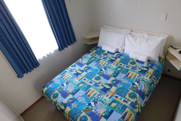 Room 6 of 42