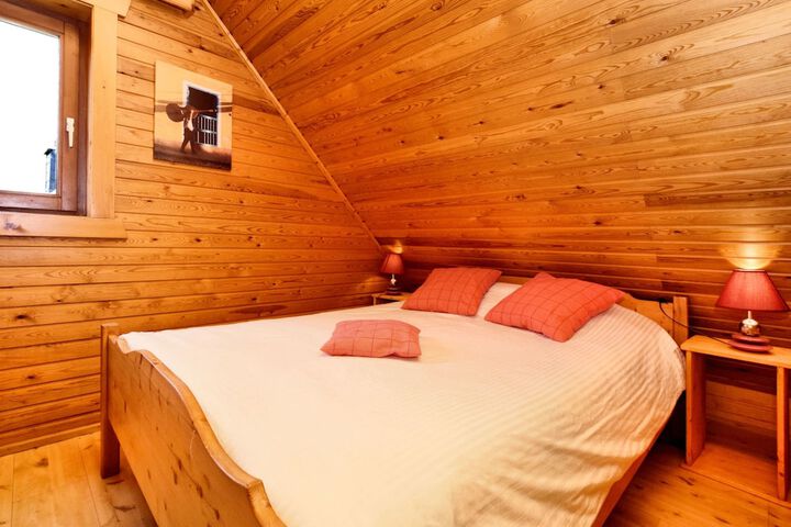 Room 17 of 35