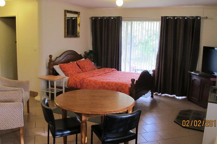 Room 5 of 25