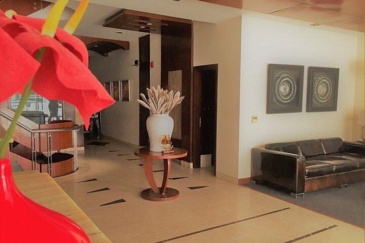 Entrance & Lobby