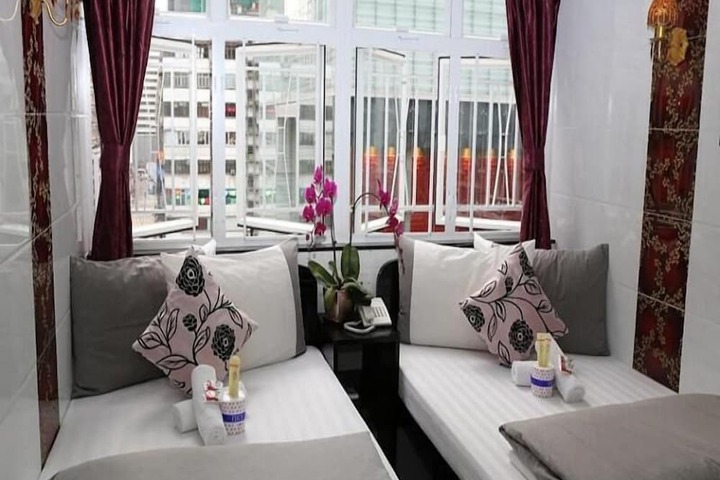 Room 12 of 60
