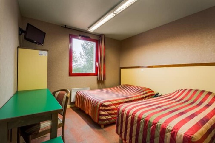 Room 15 of 37