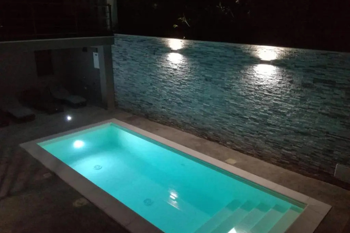 Pool 10 of 11