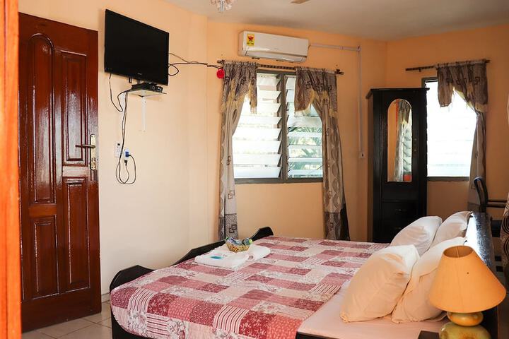 Room 6 of 36