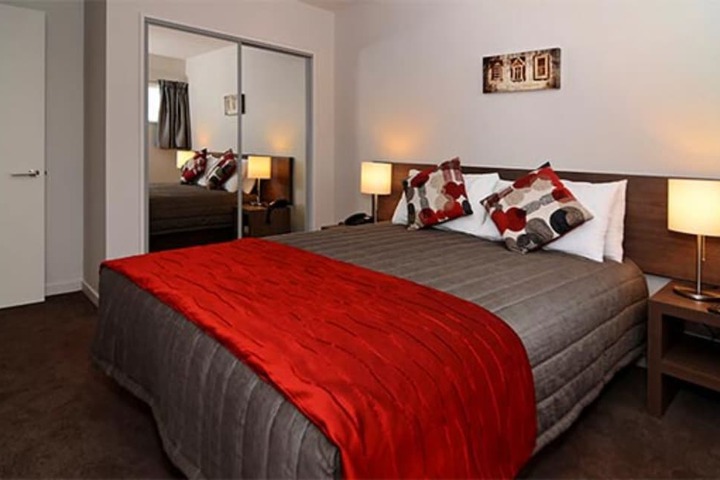 Room 4 of 28