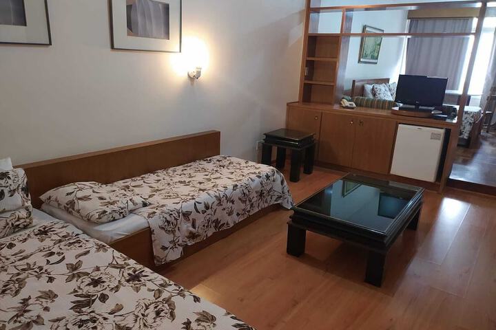 Room 17 of 46