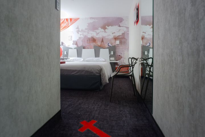 Room 36 of 143