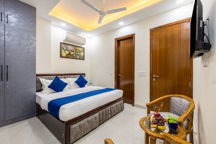Room 5 of 28