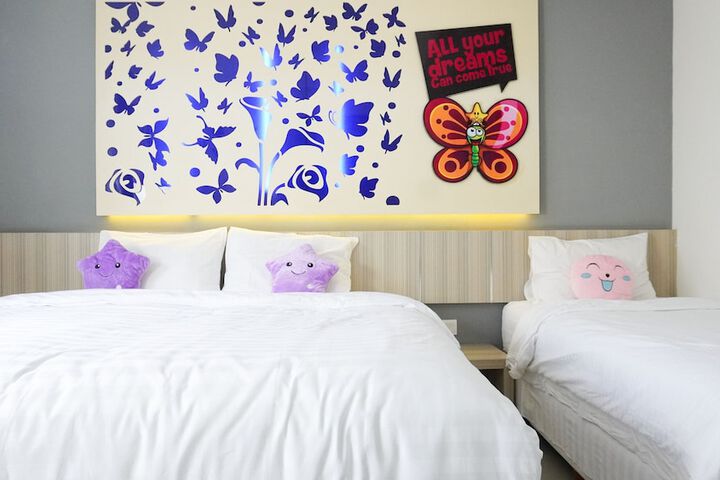 Room 10 of 36