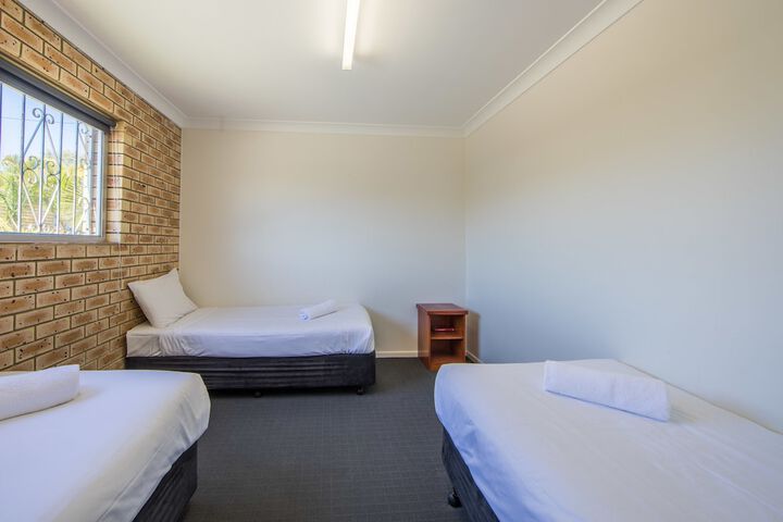 Room 12 of 32