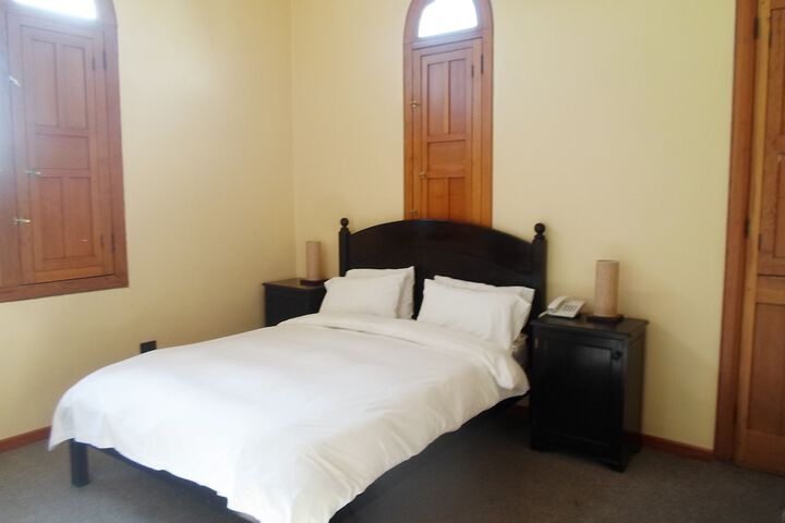 Room 5 of 33