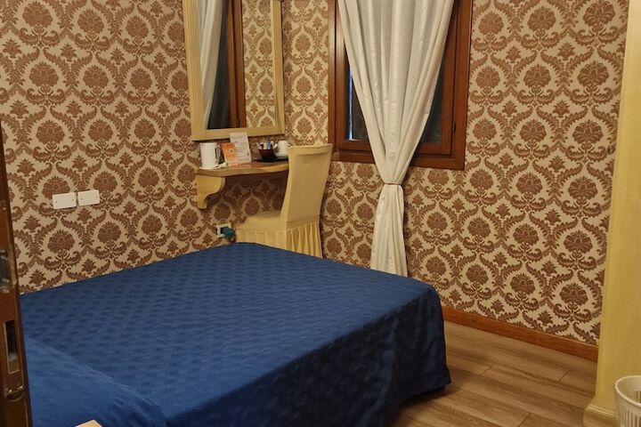 Room 41 of 73