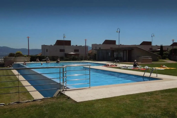 Pool 15 of 19