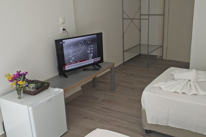 Room 4 of 19