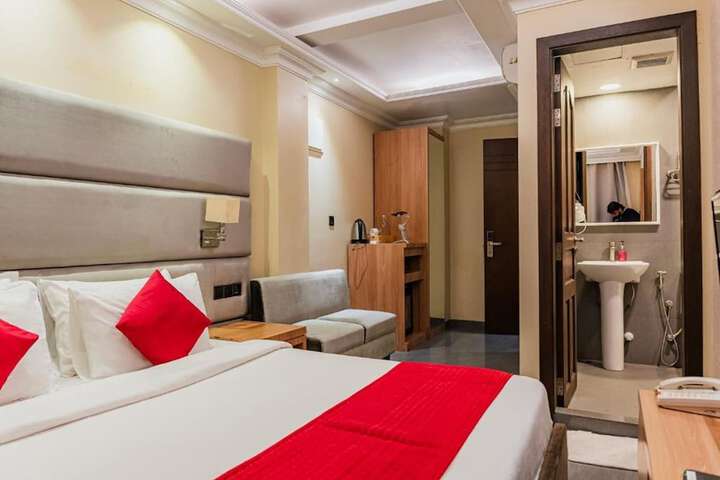 Room 10 of 40