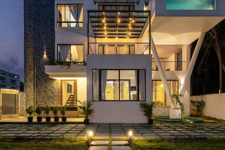 The Serene Shores - Luxury Private Villa